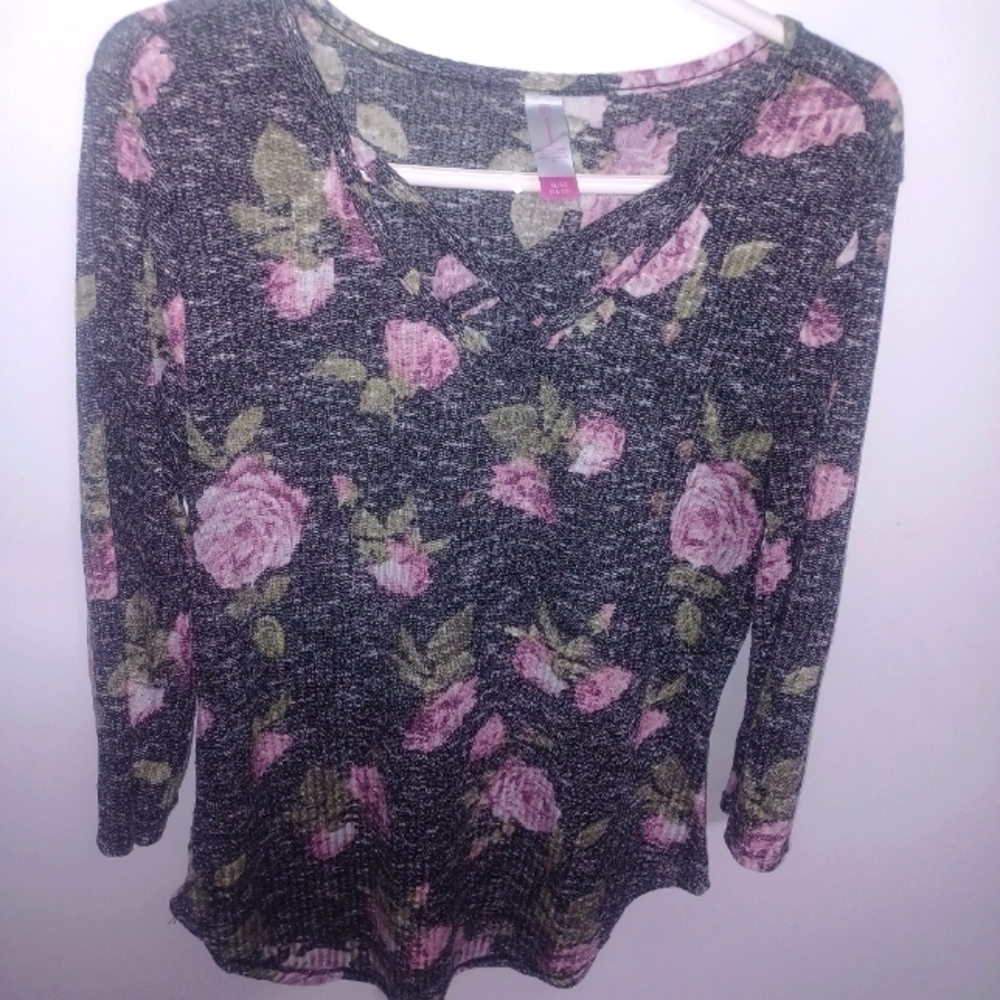 3/4 Sleeve/ Floral Shirt- Juniors Sz XL 15-17